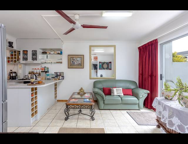 3 BEDROOM TOWNHOUSE FOR SALE IN PLUMSTEAD